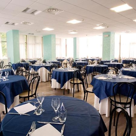 Hotel Royal Pesaro Extérieur photo
