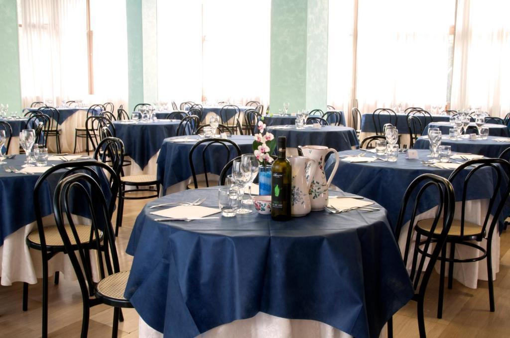 Hotel Royal Pesaro Extérieur photo